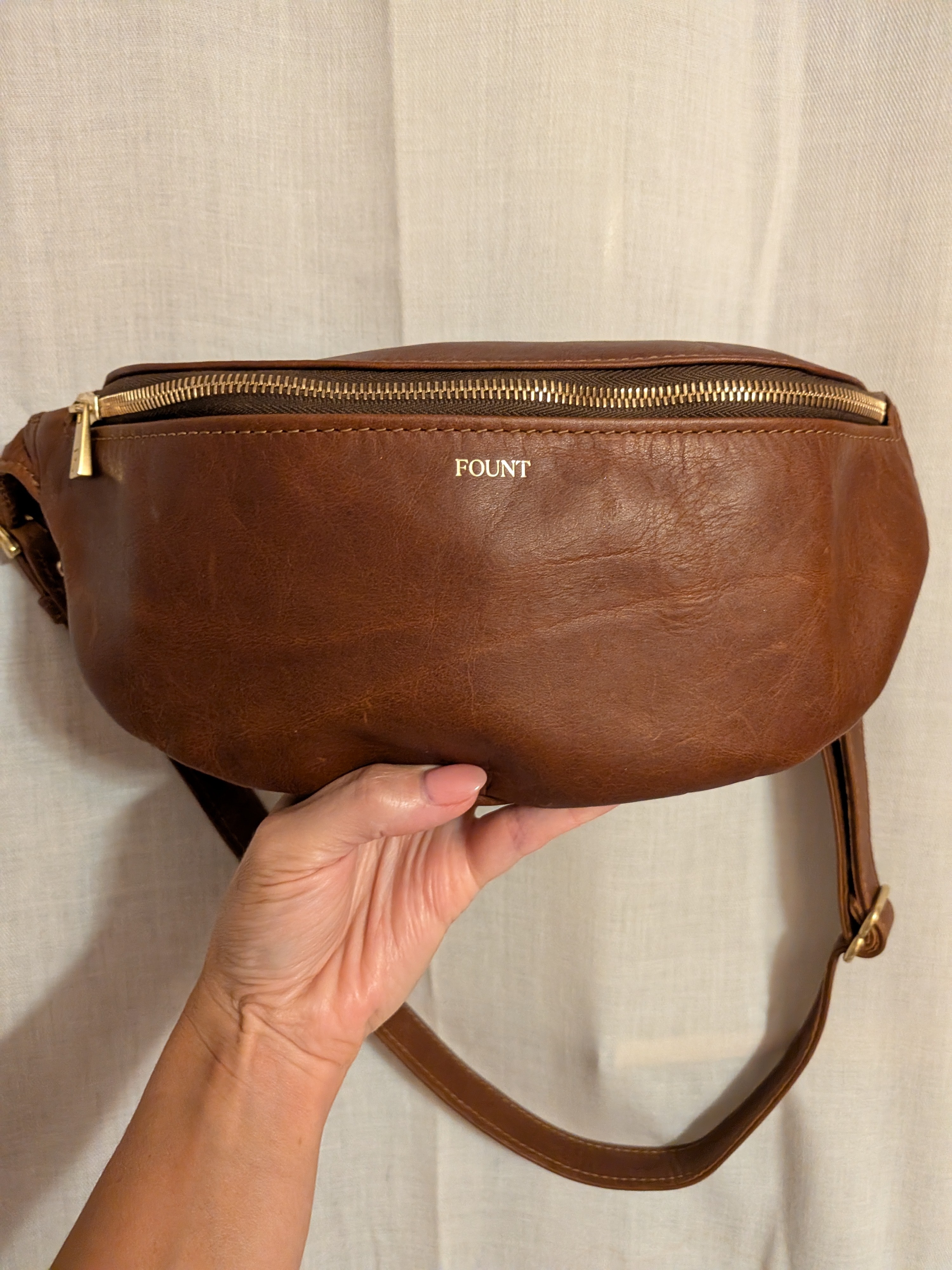 Fount Harmon Hazelnut Leather Bag With Matching Fount Keychain